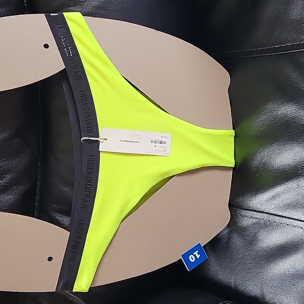 Bikini bottoms